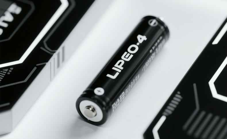 A new battery chemistry promises safer high-voltage lithium-ion batteries