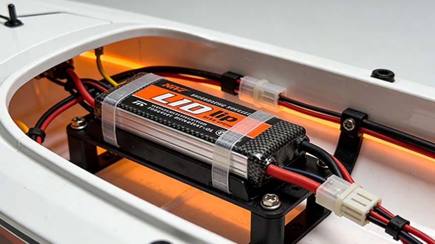 lipo-battery-rc-boat-installation