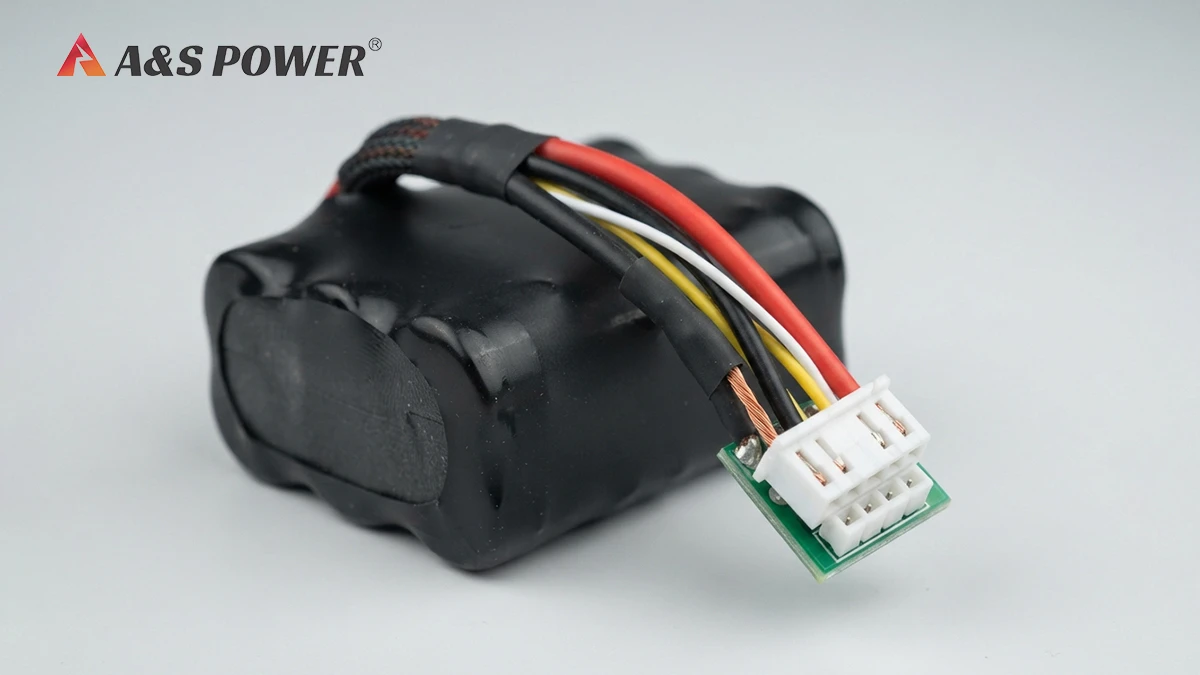 Can VHR-4N Connectors Work With 14 AWG Battery Wires?